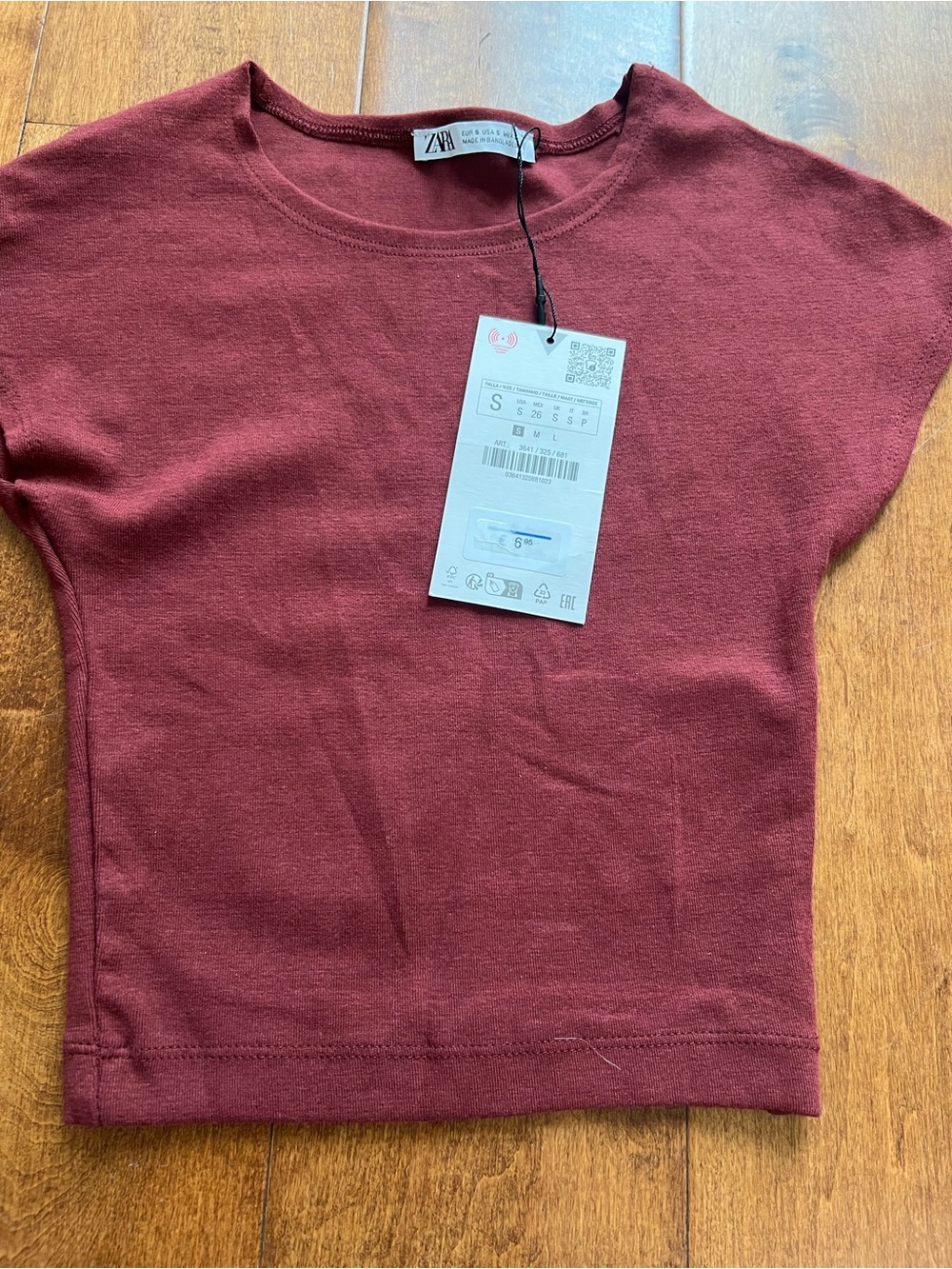 Zara Women's Short-Sleeve Crop Tee in Burgundy